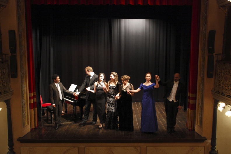Montefano, Teatro La Rondinella – 27 aprile 2013. Solisti dell’Accademia d’Arte Lirica, al pianoforte Alessandro Benigni. 