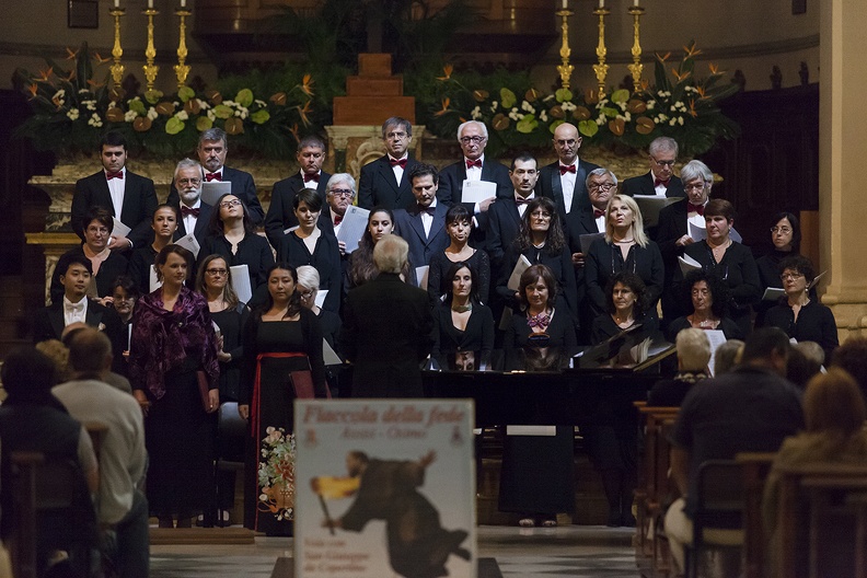 Osimo, Basilica San Giuseppe da Copertino – 13 settembre 2014. Concerto di musica sacra a chiusura del 350° della morte di San Giuseppe da Copertino. Musiche di Albinoni, Verdi, Rossini, Sorbini, Brahms. Solisti dell’Accademia d’Arte Lirica, Coro Alessandro Borroni, organista Riccardo Lorenzetti, direttore Venanzio Sorbini.