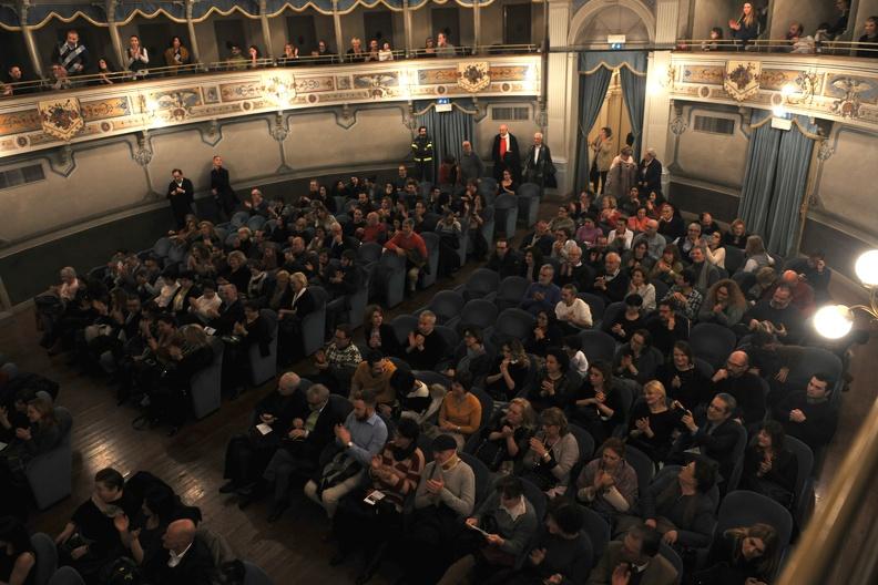 Teatro La Nuova Fenice di Osimo, domenica 17 marzo, sono state eseguite le cantate profane "Carmina Burana" dal coro del Teatro Della Fortuna "Mezio Agostini", ai pianoforti Lorenzo Di Bella e Gianluca Luisi, direttore e maestro del coro Mirca Rosciani, soprano Yulia Poleshchuck, tenore Manuel Amati, baritono Quianming Dou, coro di voci bianche "Incanto", percussioni Matteo Fratesi, Giacomo Sebastianelli, Stefano Manoni e Francesco Vichi, in collaborazione con l'Accademia d'Arte Lirica di Osimo, Accademia del Maggio Musicale Fiorentino e Osimo piano Hours Festival. 